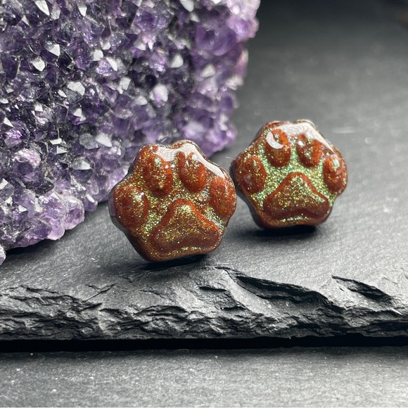 Sparkling Reddish Brown Green Golden Glitter Paw Resin Stud Earrings - Picture 4 of 11